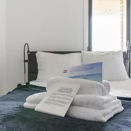 Beach Villa & Studio Зандфорт