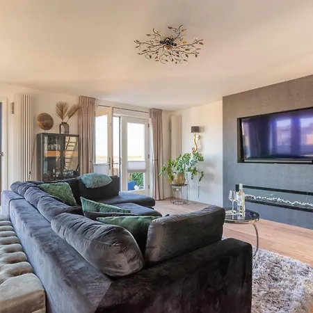Beach Villa & Studio