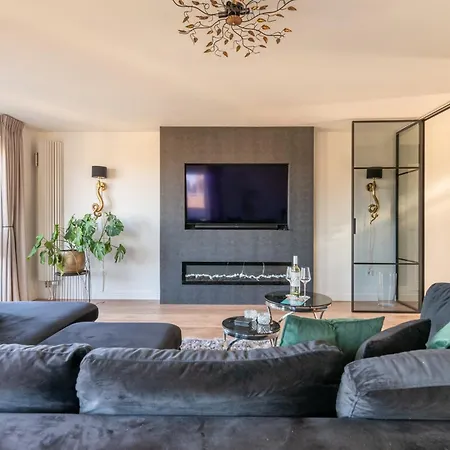Beach Villa & Studio Апартаменты Зандфорт